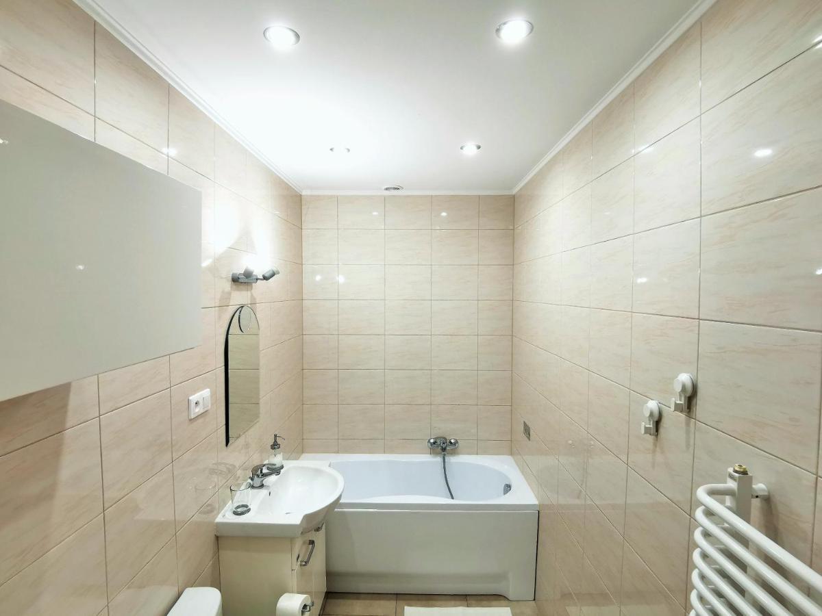 Apartament Seven Legnica Eksteriør billede